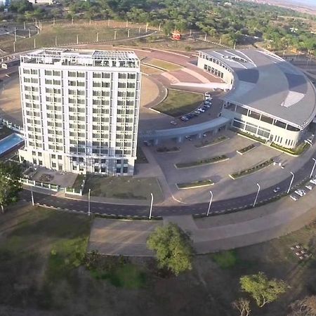 President Hotel At Umodzi Park Lilongwe Exterior foto