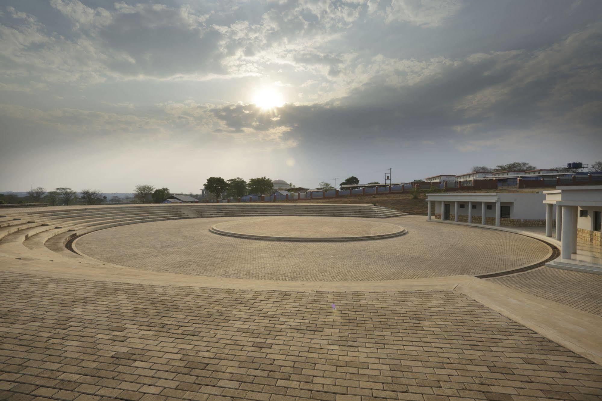 President Hotel At Umodzi Park Lilongwe Exterior foto